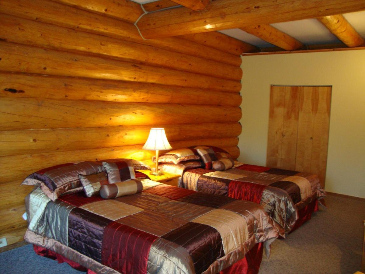 Helmcken Falls Lodge Cabin Rooms And Rv Park Clearwater Exterior foto