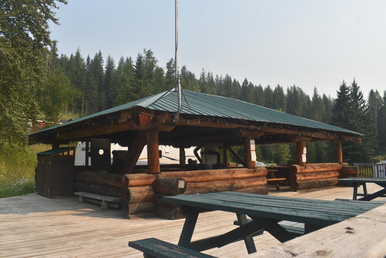 Helmcken Falls Lodge Cabin Rooms And Rv Park Clearwater Exterior foto