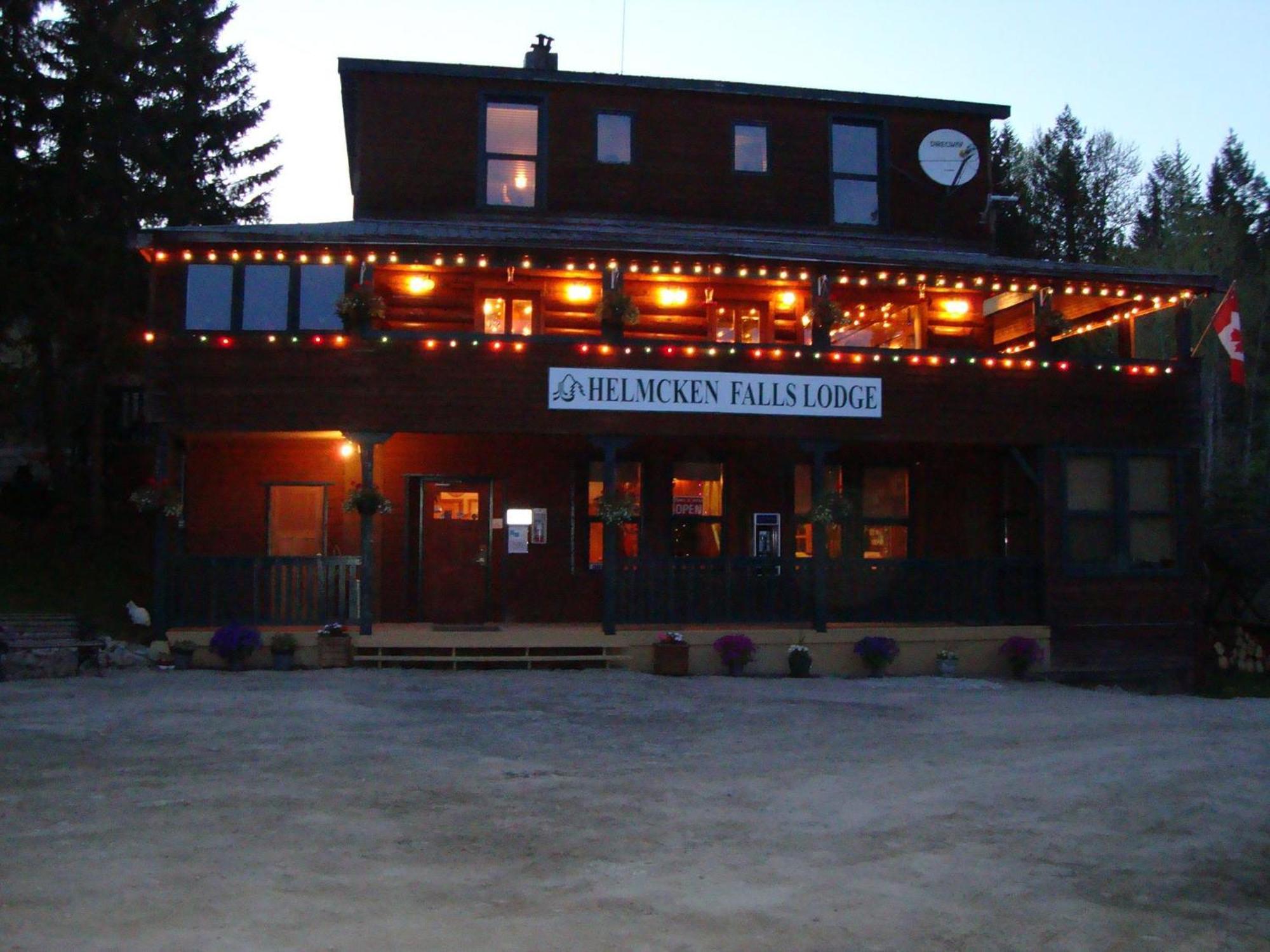 Helmcken Falls Lodge Cabin Rooms And Rv Park Clearwater Exterior foto