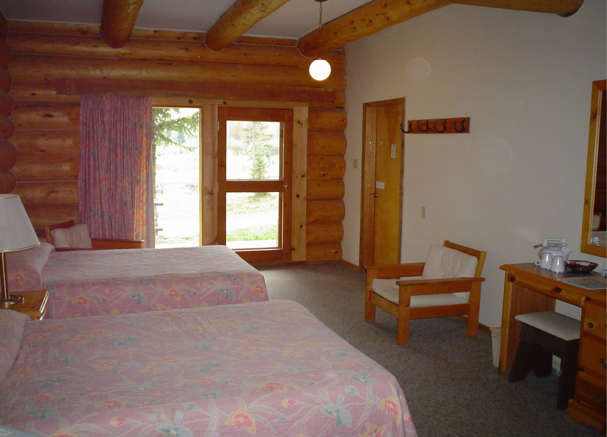 Helmcken Falls Lodge Cabin Rooms And Rv Park Clearwater Exterior foto