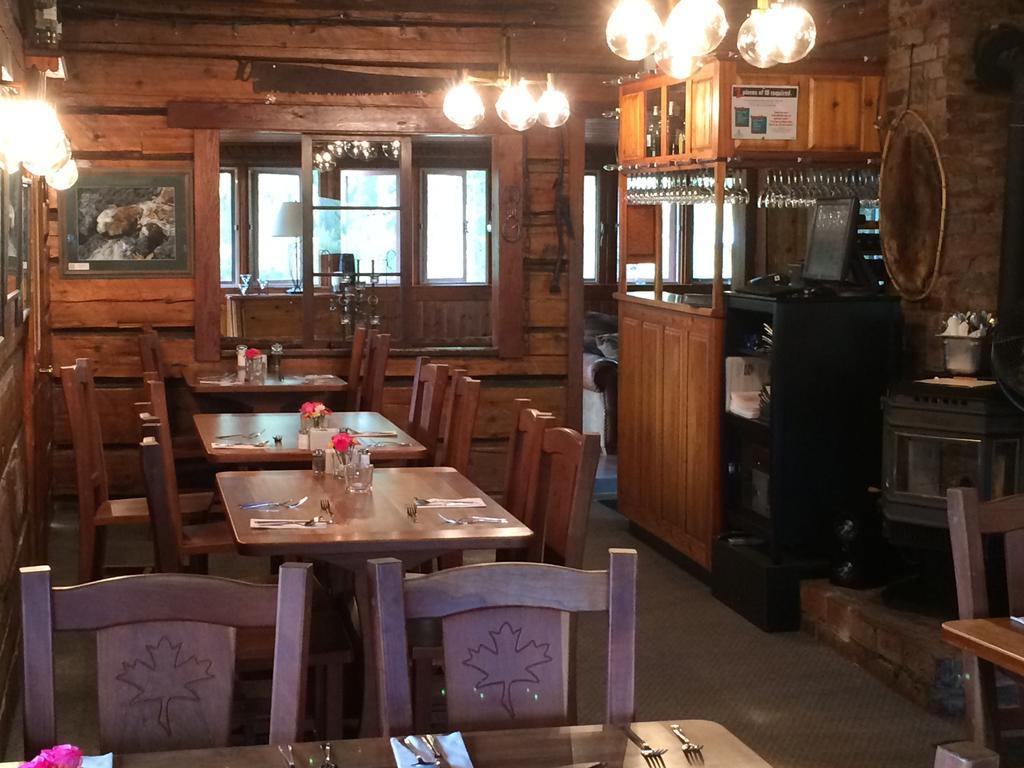 Helmcken Falls Lodge Cabin Rooms And Rv Park Clearwater Exterior foto